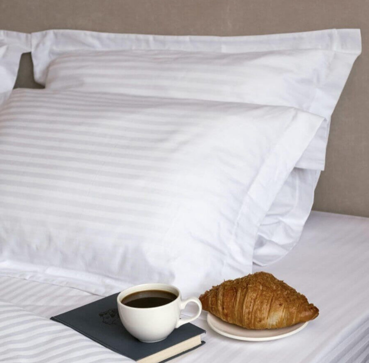 400TC Swiss Luxe Stripes – White Bedsheet Set