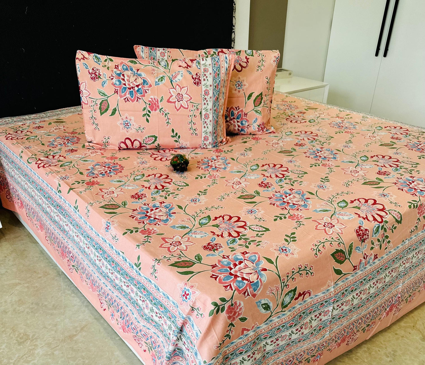Aabroo Jaipuri Cotton Printed Bedspread Bedcover (Super King 110x110 inches)