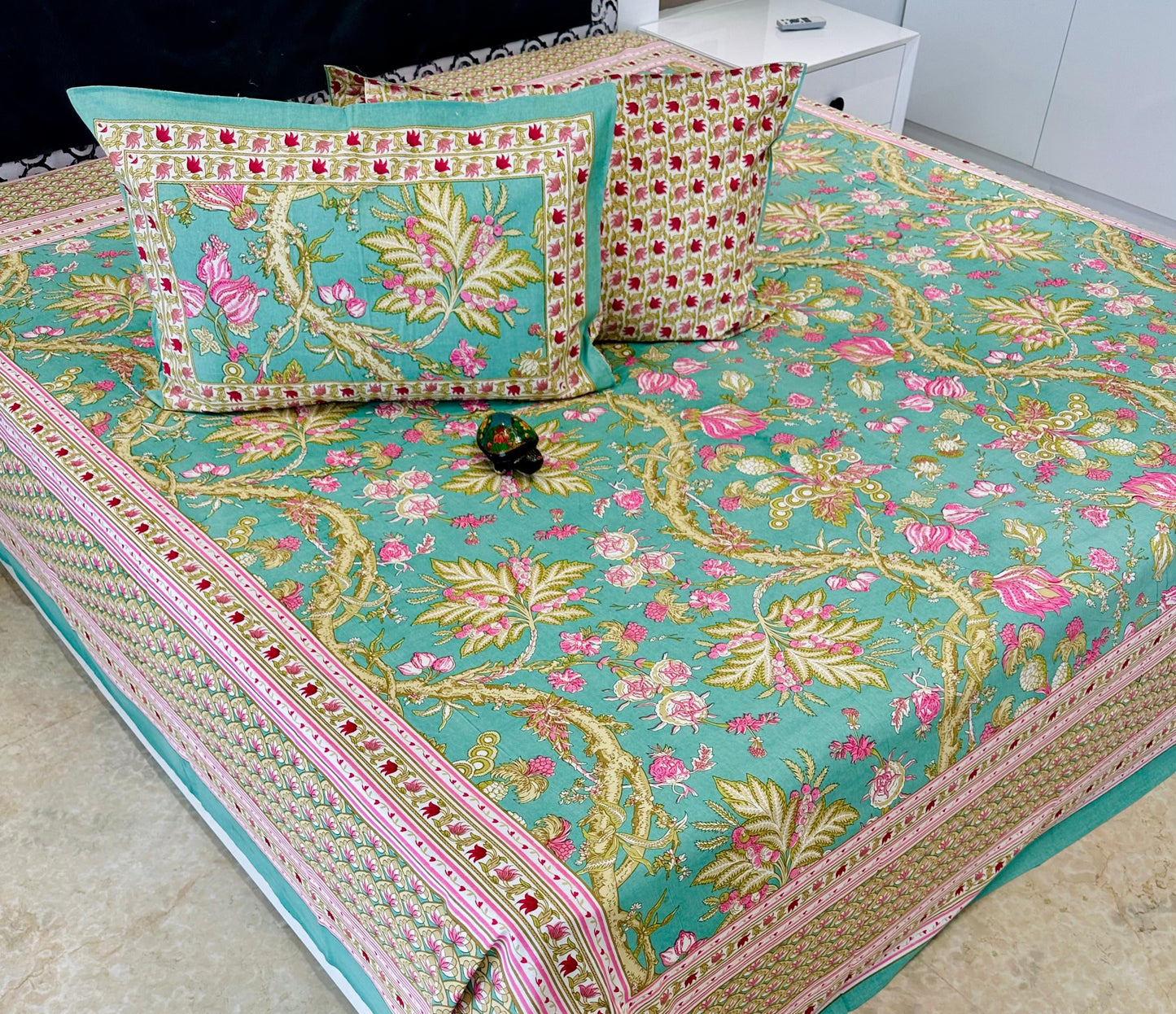 Gharaana Jaipuri Cotton Printed Bedspread Bedcover (Super King 100x108 inches)