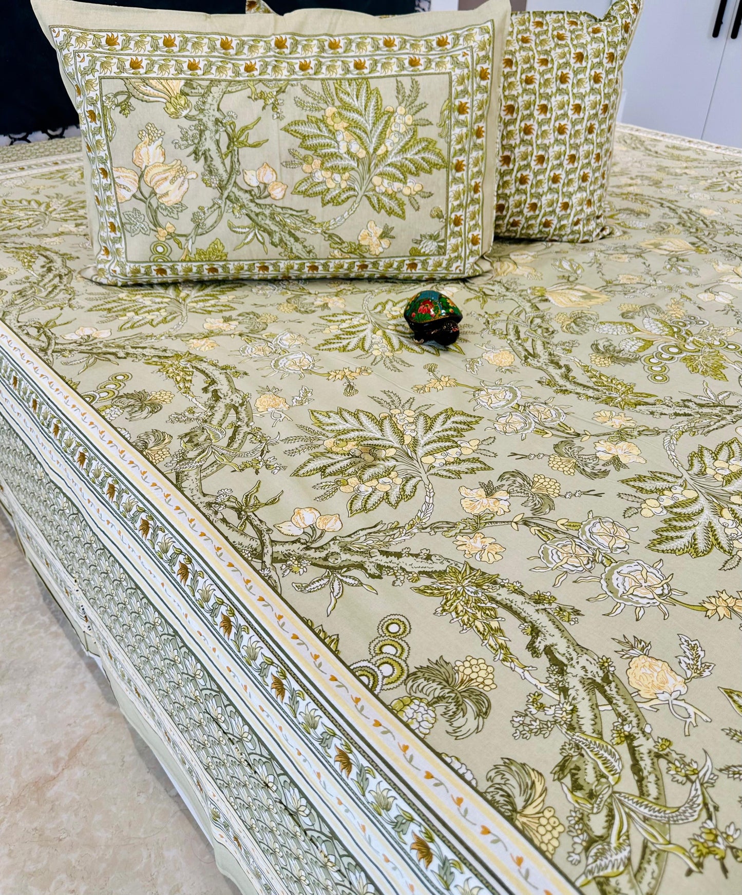 Gharaana Jaipuri Cotton Printed Bedspread Bedcover (Super King 100x108 inches)
