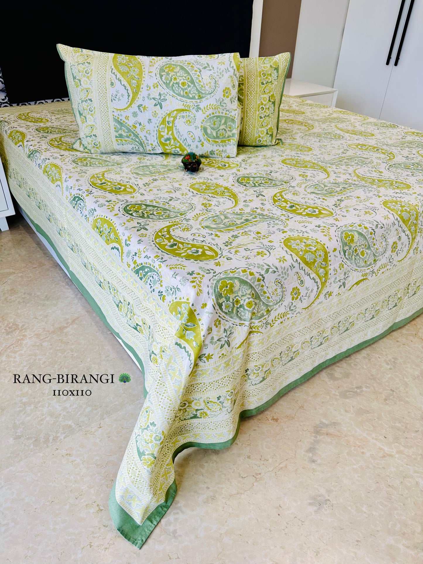 Gorgeous Thin Printed Bedspread Bedcover (Super King 110x110 inches)