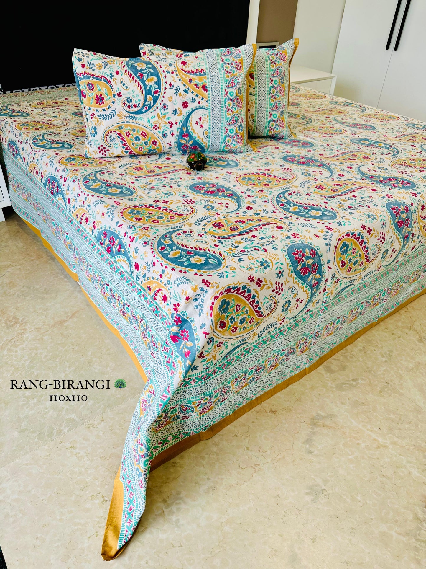 Gorgeous Thin Printed Bedspread Bedcover (Super King 110x110 inches)