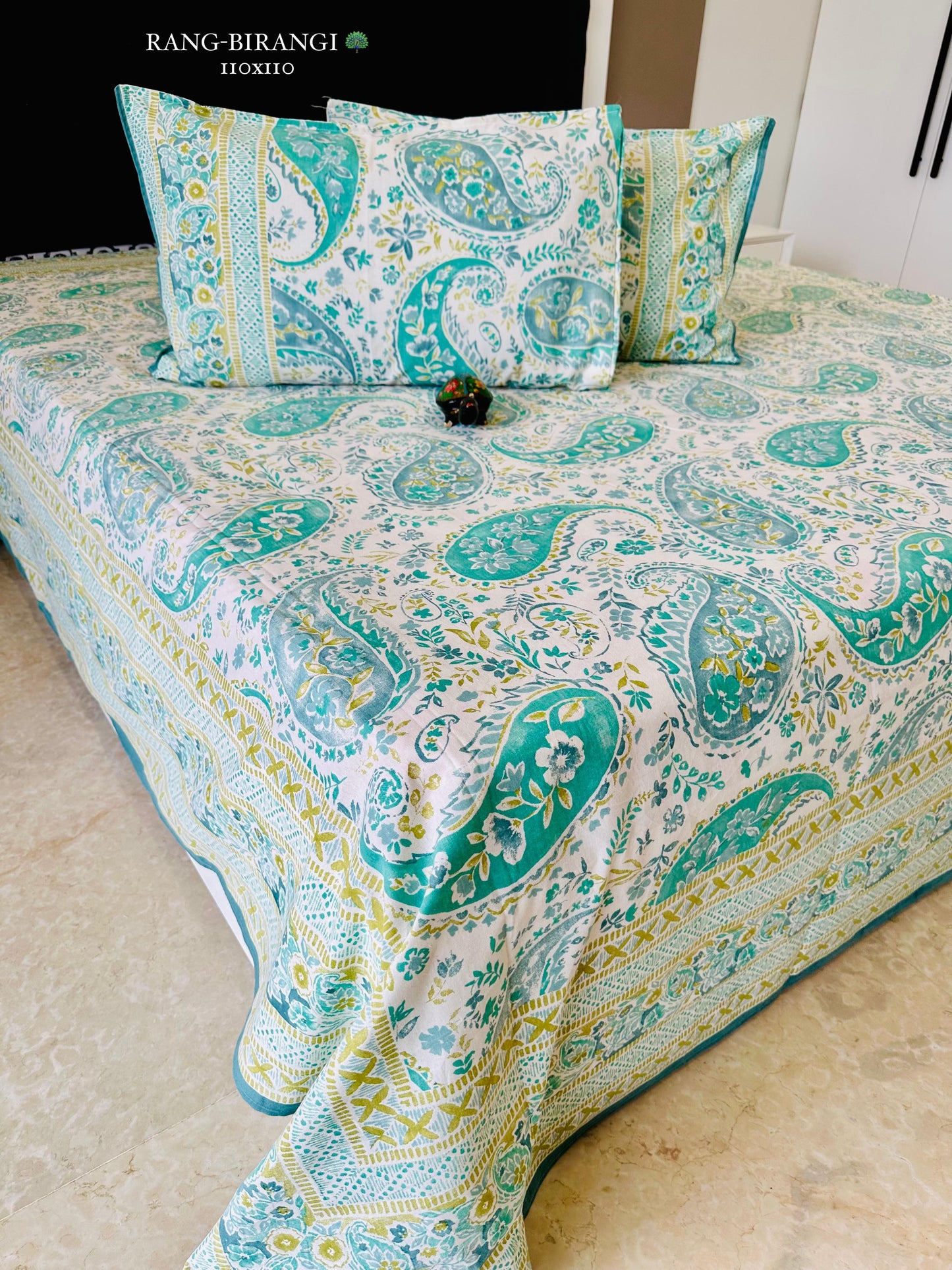 Gorgeous Thin Printed Bedspread Bedcover (Super King 110x110 inches)