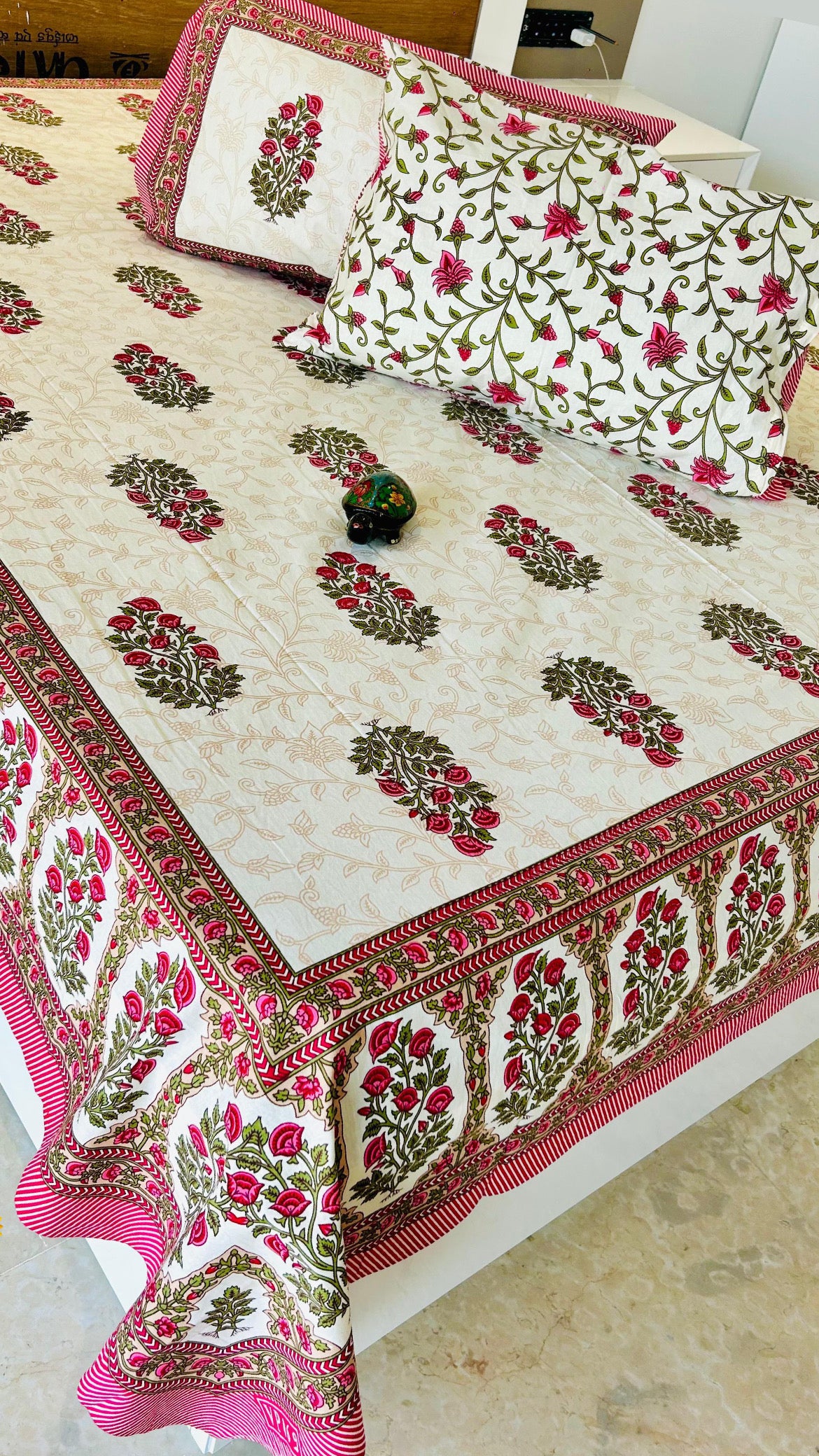 Soothing Hues Summer Cotton Thin Printed Bedspread  Bedcover (King 93x108 inches)